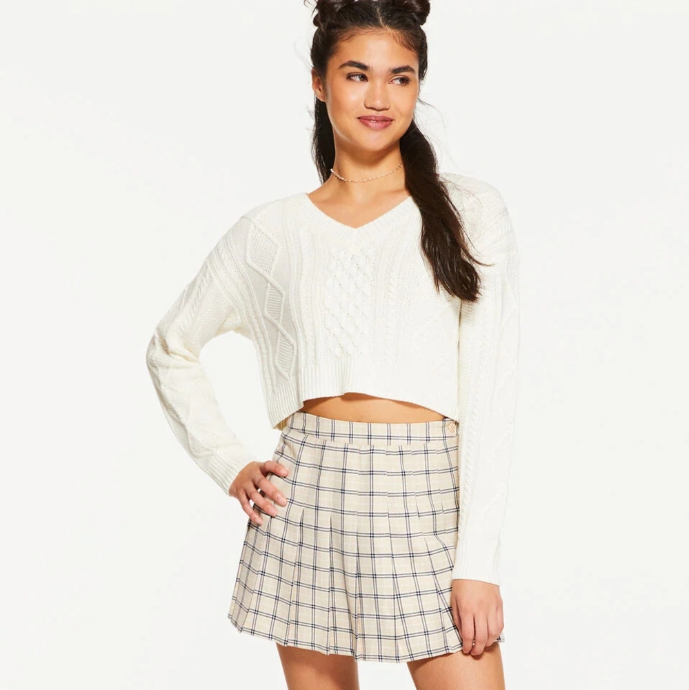 Blue Rain Cream Cropped Sweater